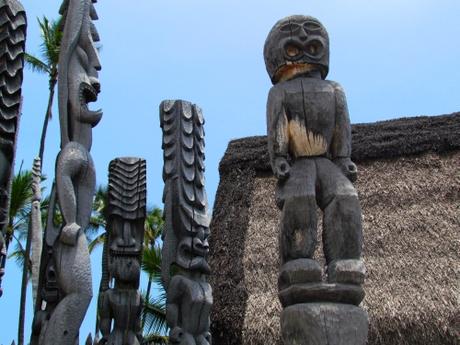 Los Tiki o Ki'i, estatuas de dioses hawaianos