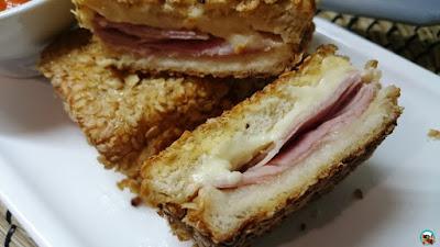 Sándwich de jamón, queso y copos de avena