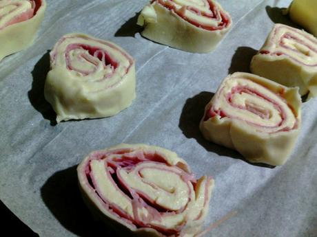 Rollitos de hojaldre con jamón y queso – Rollitos de hojaldre al horno – Rotolini di prosciutto e sottilette rollitosyorkqueso4