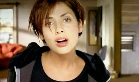 La bella Natalie Imbruglia, hoy cumple 41 años