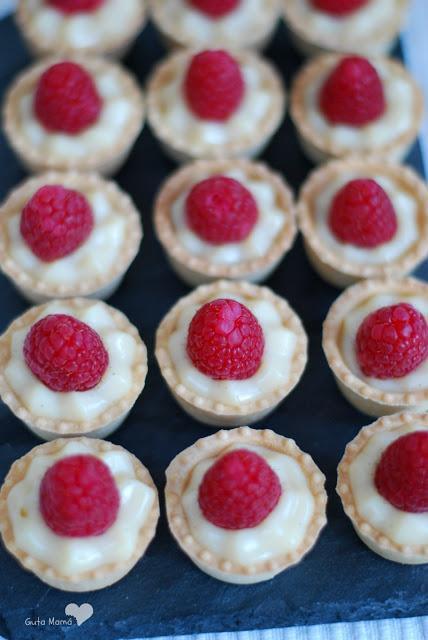 Tartaletas de crema y frambuesa