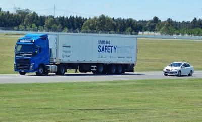 La original propuesta tecnológica de samsung para sobrepasar camiones en las rutas da sus primeros paseos por Argentina