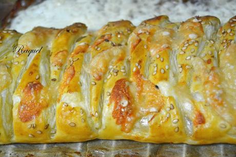 Trenza de Hojaldre Rellena de Jamón y Queso