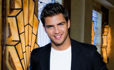 El hermoso, Maxi Iglesias cumple hoy, 25 años