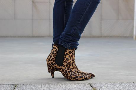 fashion blogger española con bolso michael kors negro 