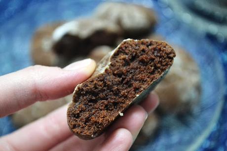 Galletas craqueladas de chocolate (Chocolate crinkle cookies)