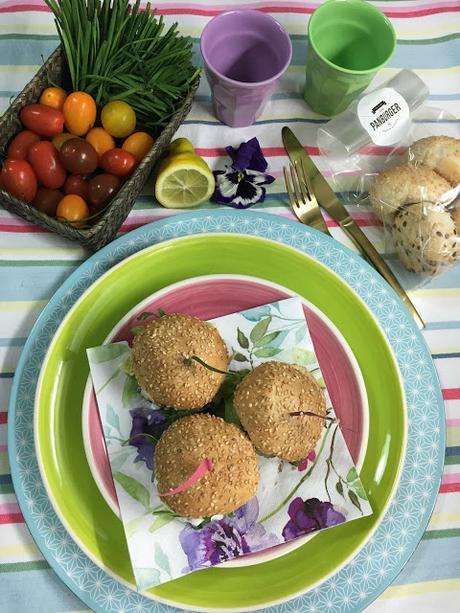 Mini-Hamburguesas De Cordero Con Salsa De Yogur Y Menta