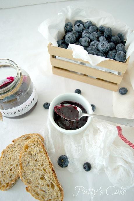 Mermelada casera de arándanos y violetas, fresca dulzura