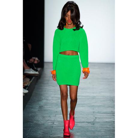 ropa green flash pantone