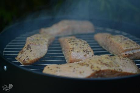 Salmón preparado en horno ahumador macerado con moztaza antigua y zumo de mandarinas 04