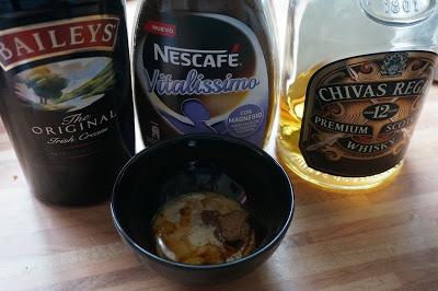 Naked de nuez sin harina con crema moka