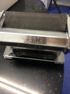 TALLARINES NEGROS CON GAMBAS