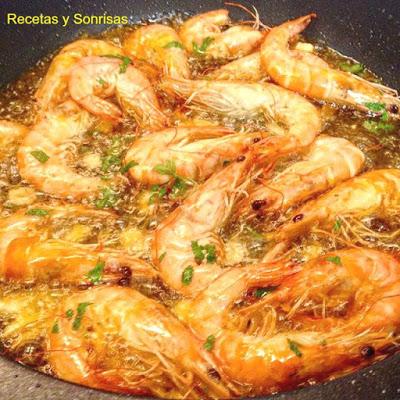 TALLARINES NEGROS CON GAMBAS