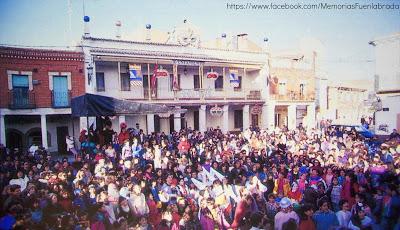 La Plaza de España en Carnavales en los 90's