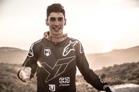 Oficial: Aaron Gwin ficha por YT