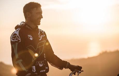 Oficial: Aaron Gwin ficha por YT
