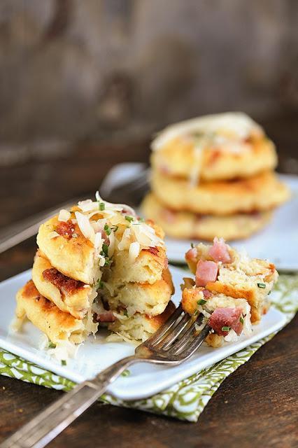  Pancakes de jamón, queso y patata.  Ham and cheese potato pancakes