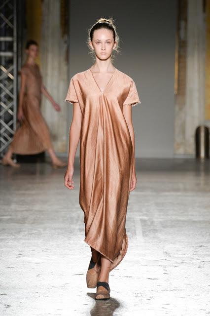 Uma Wang monta una escuela de ballet en la Milan Fashion Week primavera verano 2016