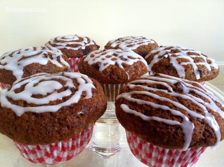 MAGDALENAS DE PLÁTANO Y CANELA CON CHOCOLATE NEGRO