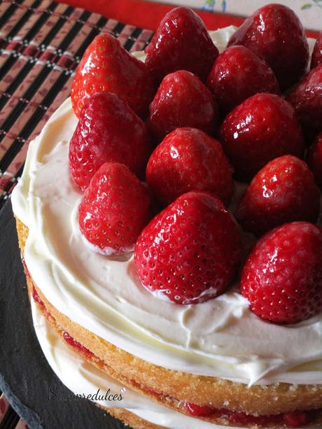 Tarta de fresones con queso mascarpone - Idea para San Valentín