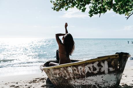 Belmont_Beach-Jamaica-Travels-Collage_On_The_Road-Como_Un_Pez_En_El_Agua-Bikini-Tropical_Print-Summer_Look-Beach-48