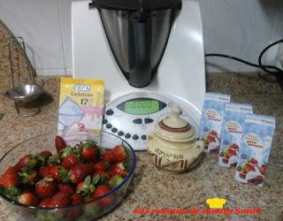 POSTRE DE FRESAS CON NATA EN THERMOMIX