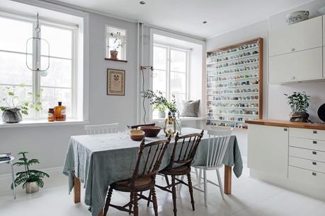 soluciones colecciones estilo nórdico estilo escandinavo cocinas decoración interiores decoración en blanco decoración colecciones Cómo exponer colecciones en casa cocina nórdica moderna blog decoración nórdica 