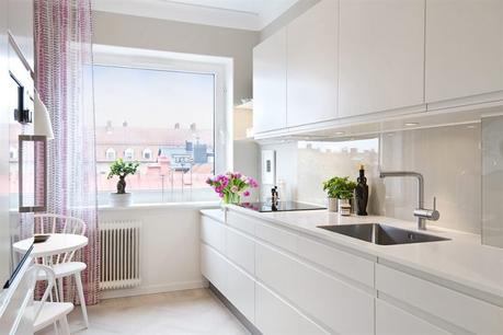 piso pequeño bien aprovechado estilo nórdico decoración primavera decoración minipisos decoración interiores pisos pequeños decoración en blanco cocina nórdica blanca blog decoración nórdica 