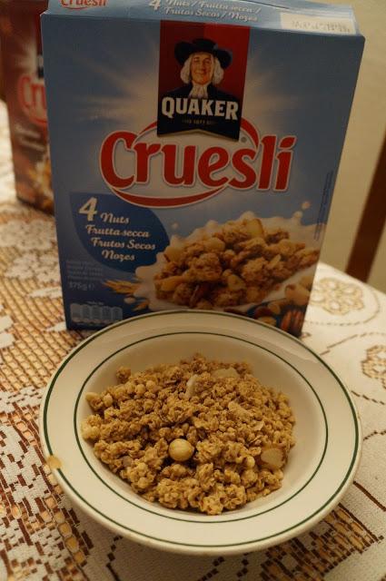 Quaker Cruesli con Testamus/クエーカーのシリアル