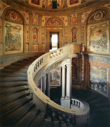 La scala regia del palazzo Farnese a Caprarola
