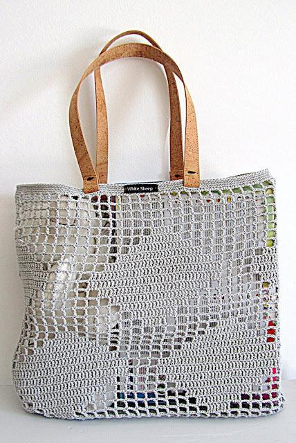 2432.- Tote bag