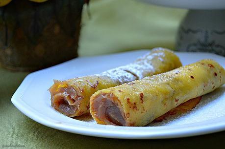 Filloas de millo rellenas de crema de castañas