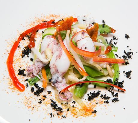 #366Recetas Hoy Chopitos salteados con pimientos, germinado de soja y polvo de aceitunas negras de Mari Carmen Velez