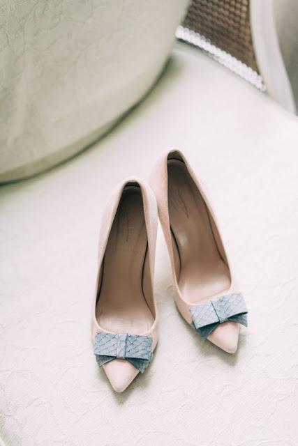 zapatos novia rosa cuarzo y azul serenity