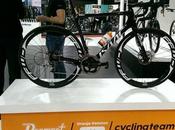 Cuánto tiempo requiere para cambio rueda frenos disco pelotón profesional