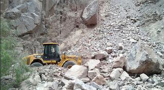 En Cajatambo: GORE LIMA REHABILITA CARRETERA AFECTADA POR DERRUMBE…