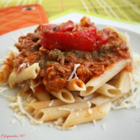 macarrones-integrales-con-boloñesa-de-pimientos
