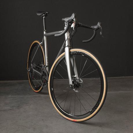 Twin Six lanza dos bicicletas fabricados en titanio: Standard Ti Road y Ti Rando Twin Six lanza dos bicicletas fabricados en titanio: Standard Ti Road y Ti Rando