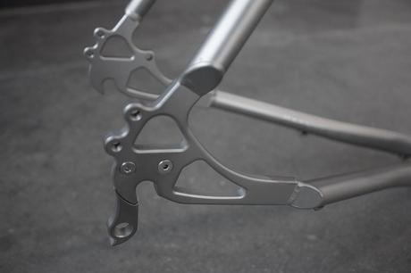 Twin Six lanza dos bicicletas fabricados en titanio: Standard Ti Road y Ti Rando Twin Six lanza dos bicicletas fabricados en titanio: Standard Ti Road y Ti Rando
