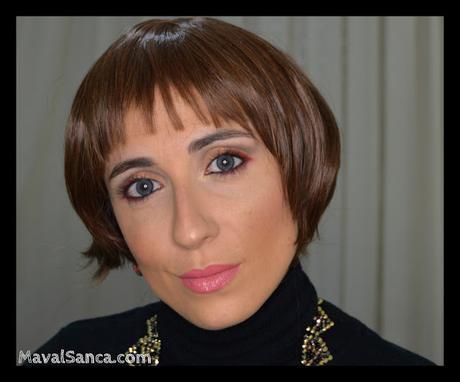 Maquillaje de Día en Cobre y Rojo: Luminoso con un punto de color. Maquillaje de Día en Cobre y Rojo: Luminoso con un punto de color.