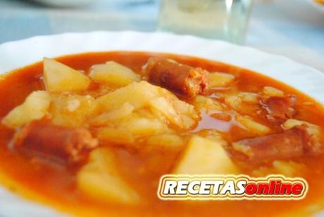 Patatas a la riojana con chistorra - Recetas de cocina RECETASonline