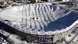 Imagenes impresionantes del Metrodome de Minnesota colapsado a causa de la nieve
