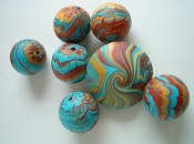 Juguetes Caseros Ecológicos: Cuentas, abalorios figuras recortadas