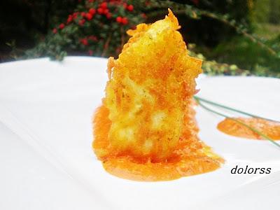 MENHIRES DE BACALAO SOBRE CREMA DE PIQUILLO