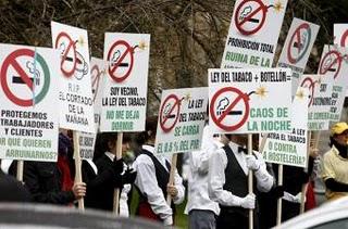 España: El Senado elimina los cubículos para fumar de la ley antitabaco