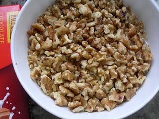 TURRÓN DE CHOCOLATE Y NUECES