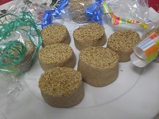 POLVORONES DE CANELA, ALMENDRAS Y AJONJOLÍ