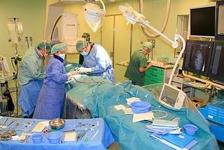 El Hospital Infanta Luisa pionero en los avances de cirugía endovascular para aneurismas de aorta