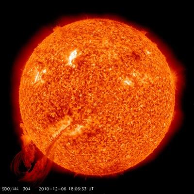 Un gigantesco filamento solar erupciona