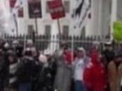 Daniel Ellsberg, reportero Watergate, entre arrestados frente Casa Blanca video)